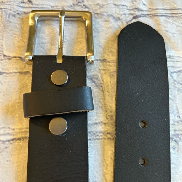 GENUINE FULL GRAIN BLACK LEATHER CHANGEABLE BUCKLE MENS CHUNKY BELT SIZE 50 - Picture 6 of 10